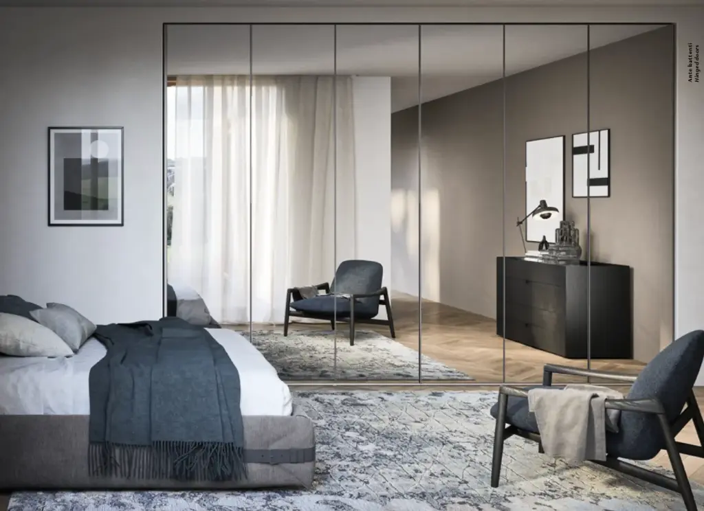 Armari amb portes batents amb mirall