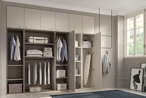 Vestidor con zona de planchado